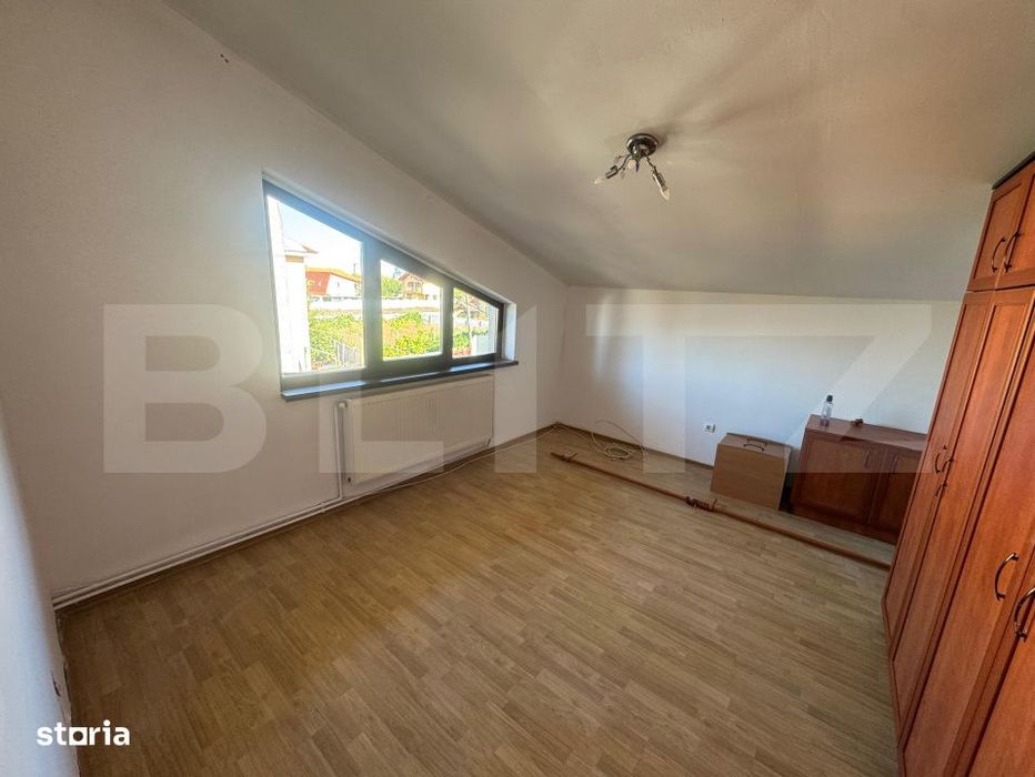 Casa cu 5 camere,  curte 650 mp, zona Bariera Valcii