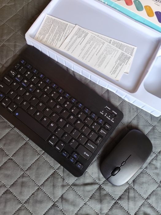 Таблет  "PEICHENG".  10 инч  + клавиатура и мишка