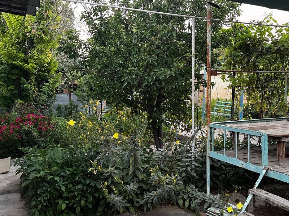 Qibray tumanida katta hovli sotiladi