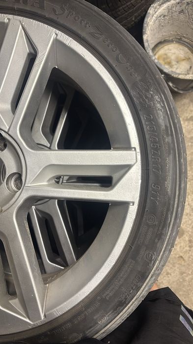 Продаю диски r17 с резиной