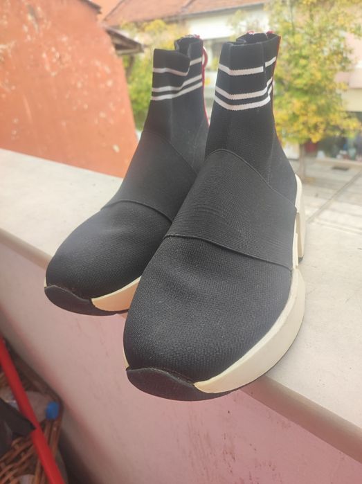 Оригинални спортни боти