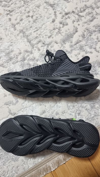 Кроссовки летние