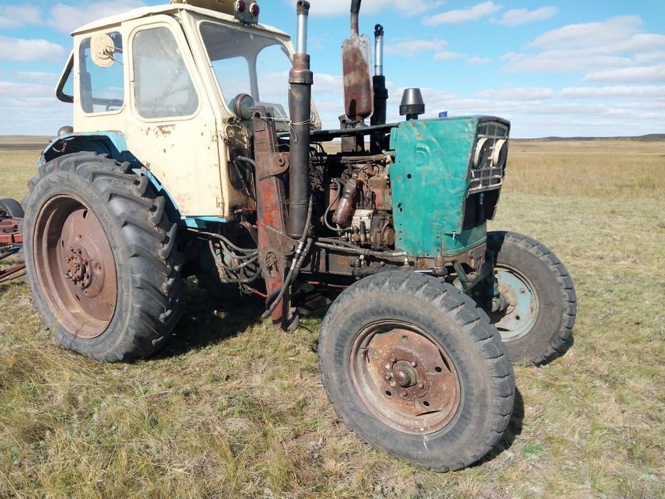 Продаётся  трактор юмызы в комплекте