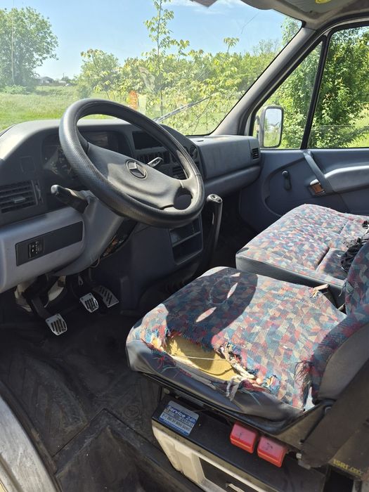 Piese Mercedes sprinter 1996motor 2.3 cutie roti faruri uși