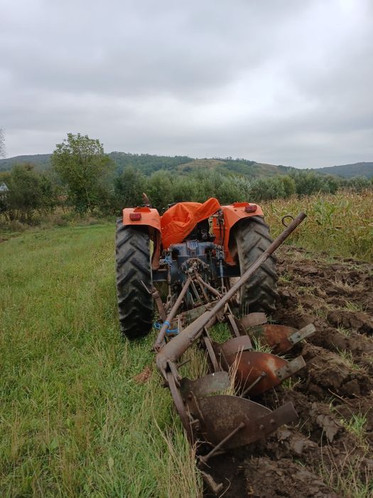 Vand pluguri cu 2 si 3 brazde