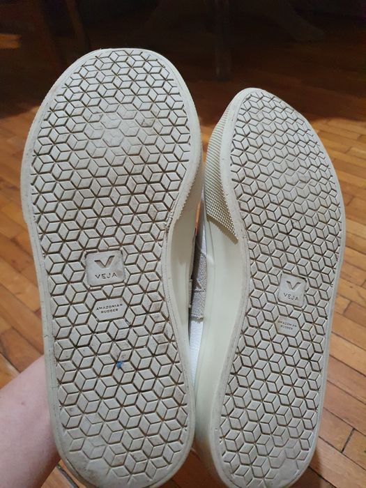 Маратонки Veja  бели