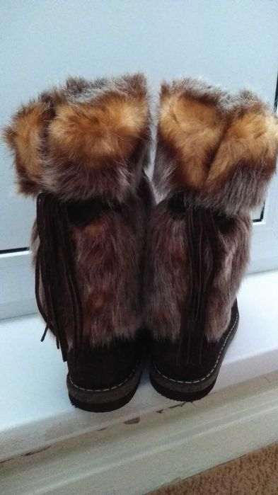 Продам унты женские