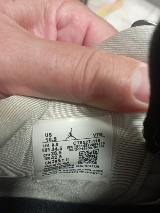 Jordan 4 Military black