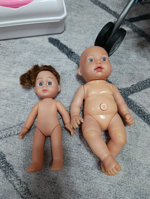 Игрушки куклы ,но без одежды )