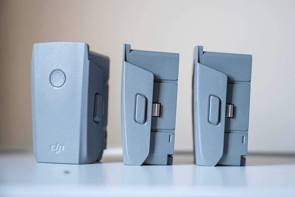 DJI AIR2S Fly More Combo + Подаръци