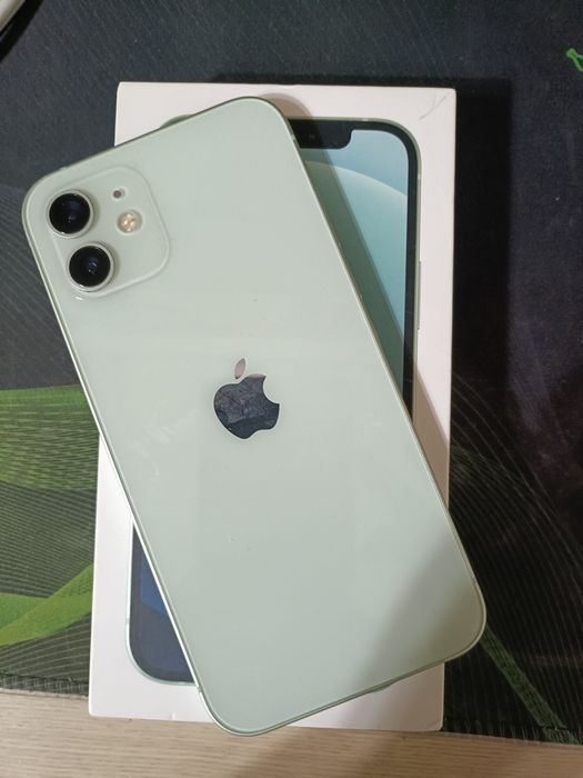 Продаю iphone(айфон) 12