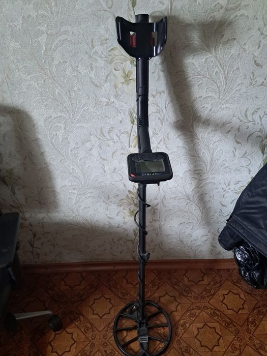 Металлоискатель новый