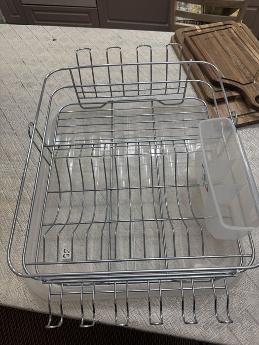 Сушилка для посуды.