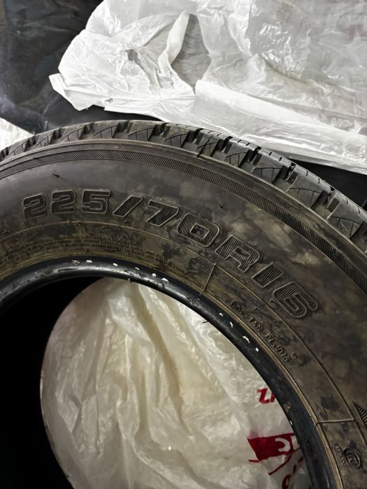 Продам комплет резины