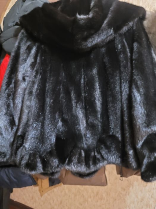 Норковая шубка с капюшоном