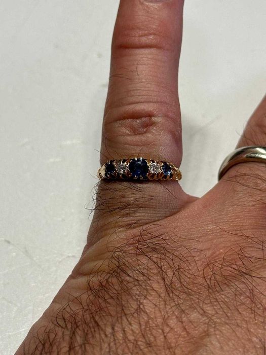 INEL AUR 18K + 3 SAFIRE = 0.30CT + 2 DIAMANTE = 0.10CT - Anglia - 3.4g. - Vintage !