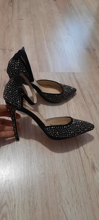 Pantofi superbi mar. 39