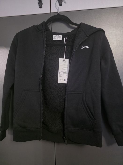 Vând hanorac nou 134-140