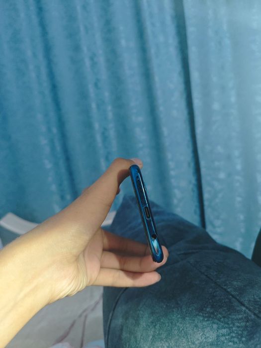 продаю Huawei P30 Lite с минусом