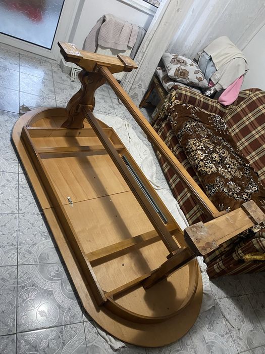 Vand masa pentru sufragerie