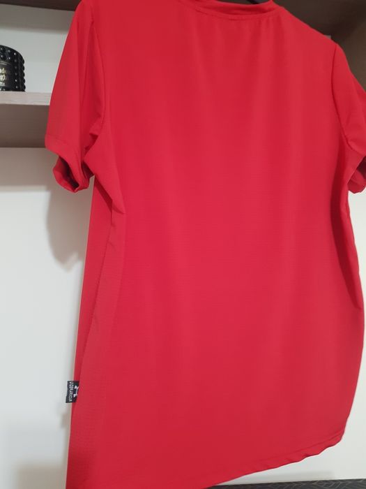 Under Armour L tricou nou