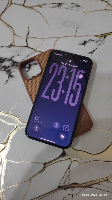 Продам iPhone 13