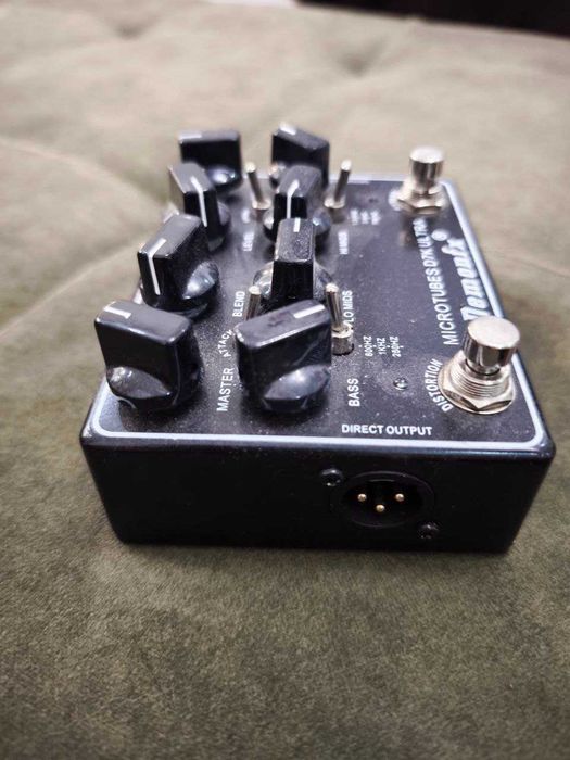 Продавам два китарни/бас ефекта – перфектно състояние