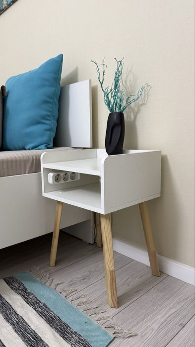 Прикроватная тумбочка