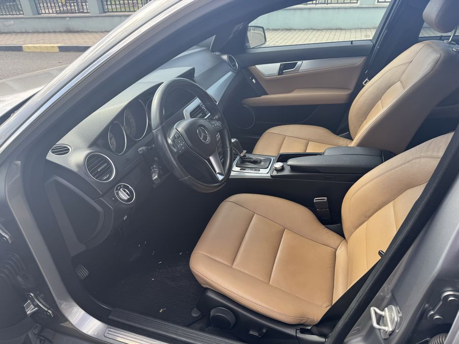 Mercedes Benz C300 4matic