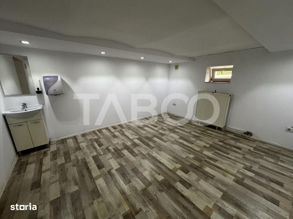 Spatiu comercial de inchiriat 4 camere 85 mpu Central Sibiu