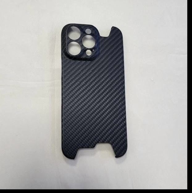 Чехлы на IPhone карбоновый.