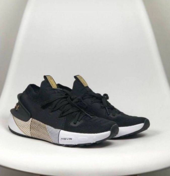 Кроссовки, обувь