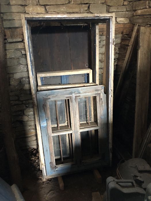 Врати и прозорци