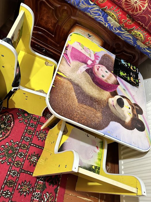 Детский мебель. Диван машинка