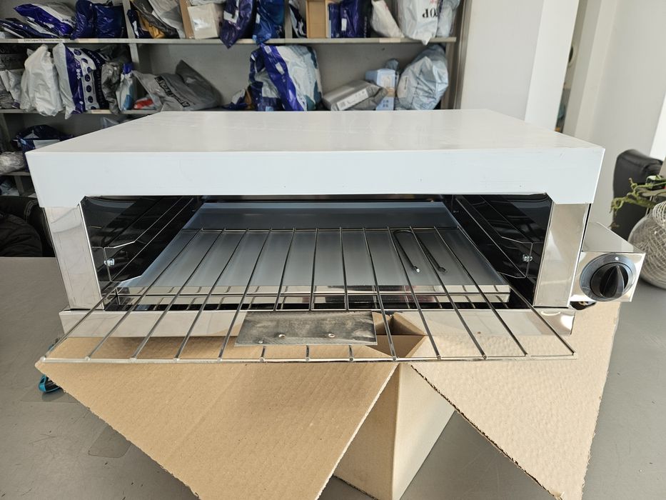 1.Принцесник от неръждавейка (парти грил за печене на принцеси) на ток