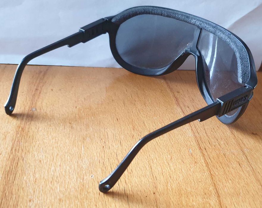 Използвани Панорамни слънчеви очила UVEX SNOSUN - Черни