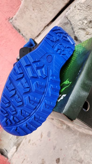 обувки с метално бомбе 43