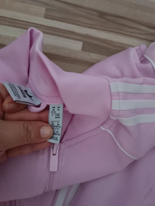 Adidas L размер  ,разкошни екипчета