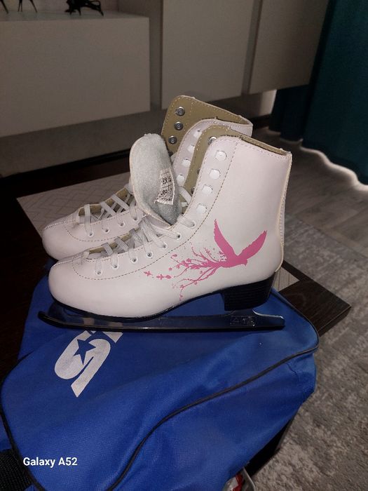 Продам фигурные коньки.