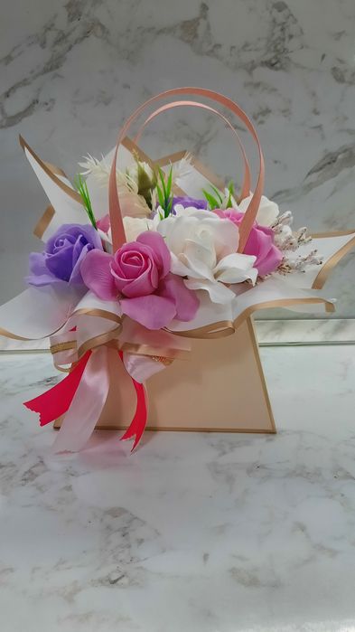 Букеты из мыльных роз