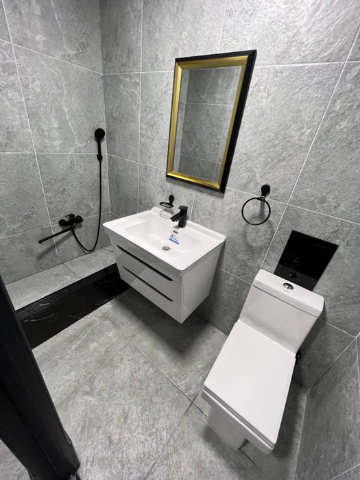 Срочно сдается нежилое помещение ор:Акай сити 130м2+100м2