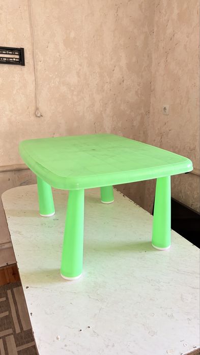 Стол большо размер 140х70, детский стол