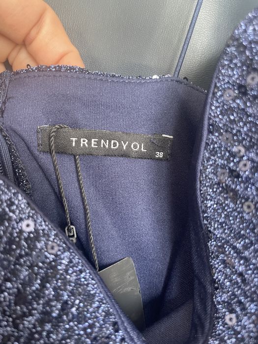 Рокля Trendyol необличана