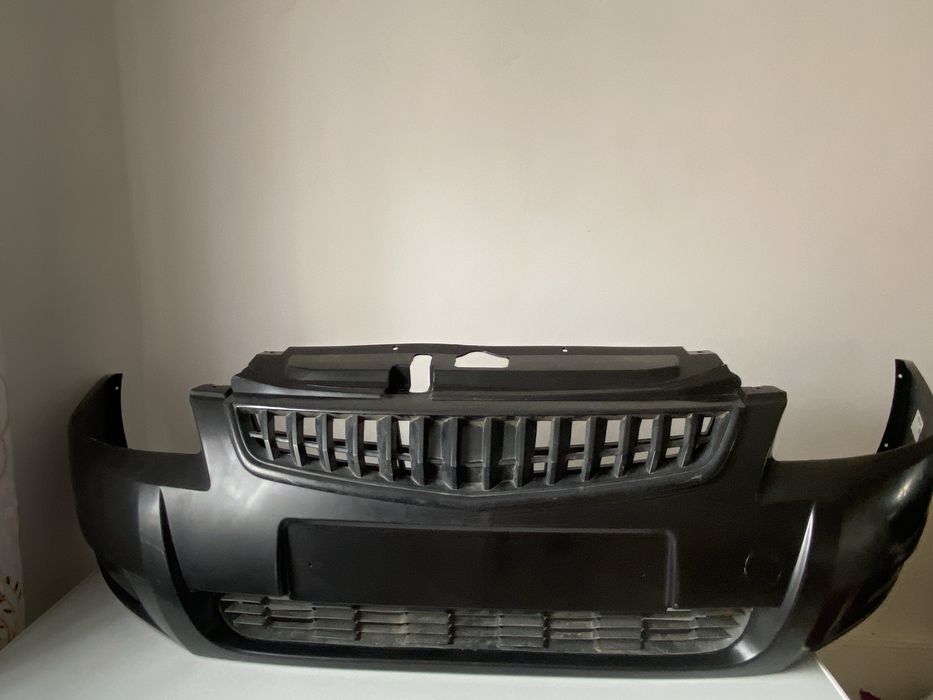 Приора 2 бампер не крашнный новый