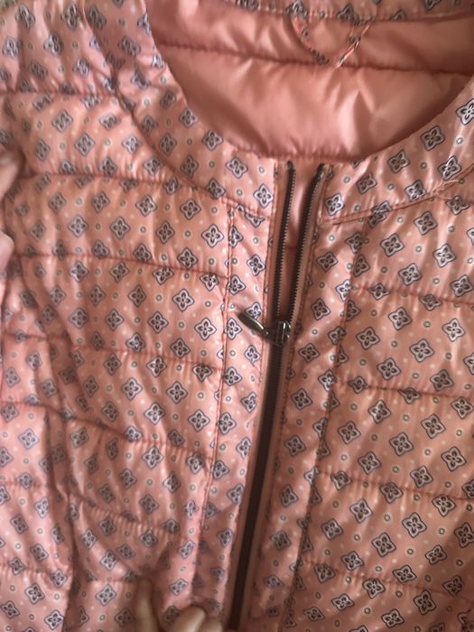 Ветровка продам 44 размер