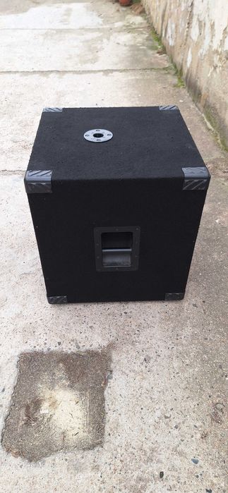 2 броя бас каси 18 инча 600w 4 ома  шперплат