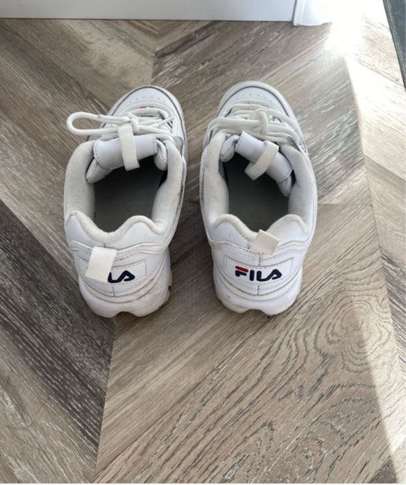 Продам кроссовки Fila