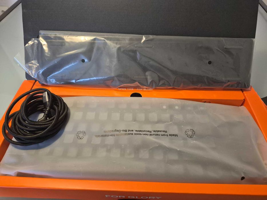 Клавиатура Steelseries Apex pro TKL Gen 3 в перфектно състояние