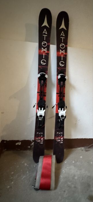 Skiuri de  tura Atomic