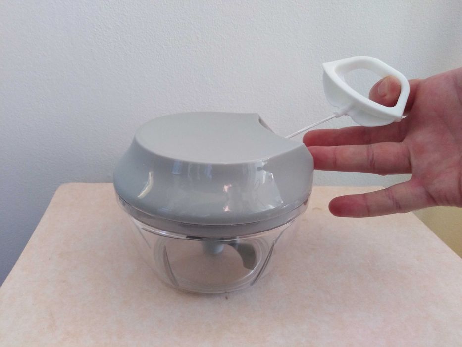 Ръчен чопър, уред за рязане на плодове и зеленчуци